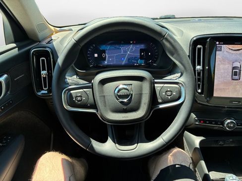 Used 2025 Volvo XC40 B5 Ultra w/ Climate Package AWD/4WD image 10