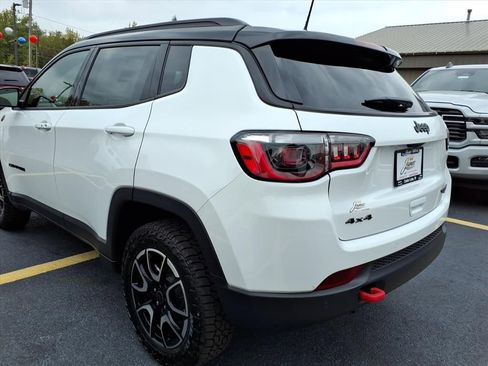 New 2026 Jeep Compass Trailhawk w/ Sun, Sound & Navigation Group image 5