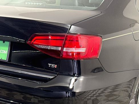 Used 2017 Volkswagen Jetta SEL FWD image 34
