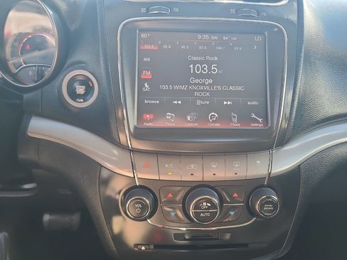 Used 2019 Dodge Journey Crossroad w/ Driver Convenience Group image 12