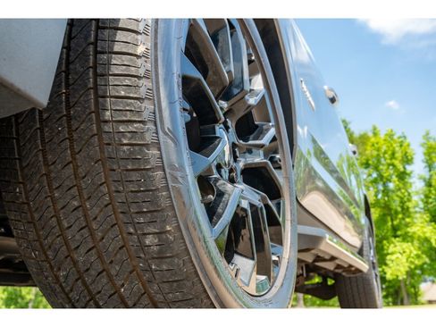 Used 2023 Chevrolet Tahoe High Country AWD/4WD image 9