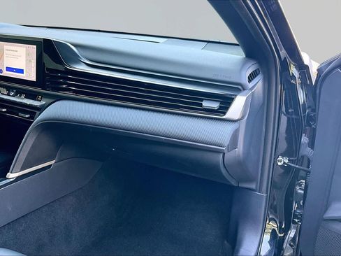 Certified 2025 Toyota Camry SE w/ Convenience Package FWD image 19