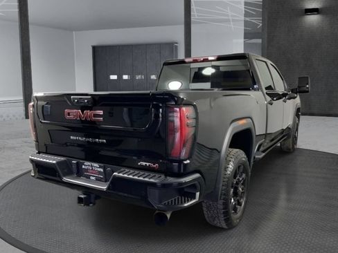 Used 2024 GMC Sierra 2500 AT4 w/ AT4 Premium Plus Package AWD/4WD image 3