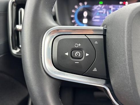 Used 2024 Volvo XC40 B5 Plus AWD/4WD image 27