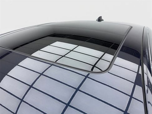 Used 2023 BMW X6 xDrive40i w/ Executive Package image 13