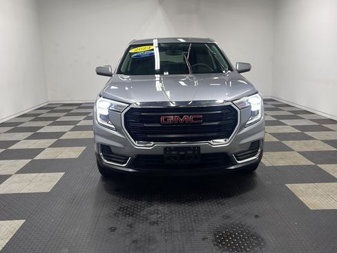 Used 2024 GMC Terrain SLE AWD/4WD image 25