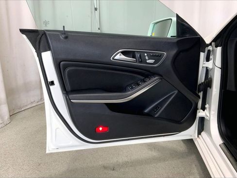 Used 2019 Mercedes-Benz CLA 250 4MATIC image 21