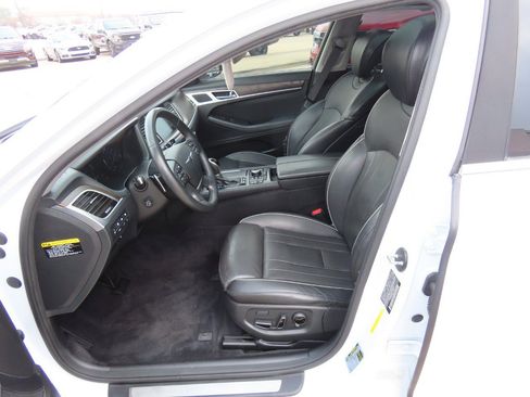 Used 2017 Genesis G80 3.8 w/ Option Group 03 image 26