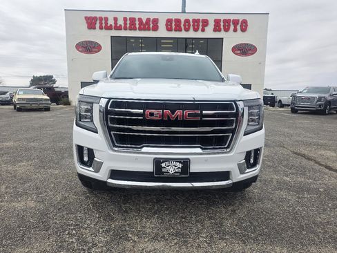 Used 2023 GMC Yukon XL SLT image 2