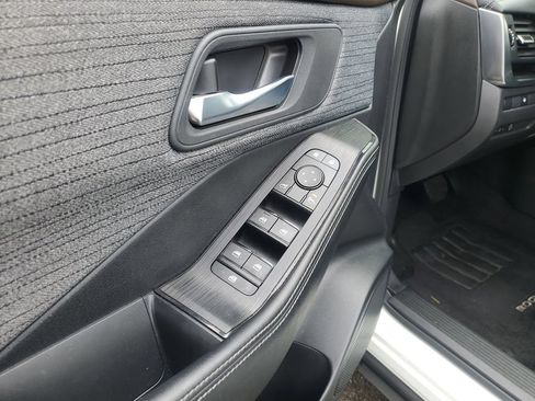 Certified 2023 Nissan Rogue SV AWD/4WD image 14