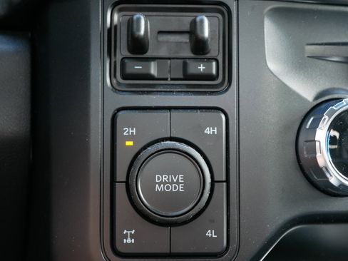 Used 2025 Ford F350 Lariat w/ FX4 Off-Road Package image 20