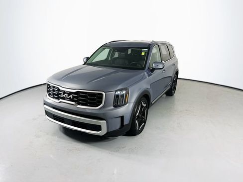 Used 2025 Kia Telluride S FWD image 5
