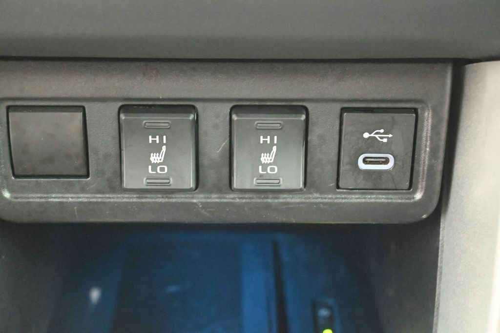 Used 2023 Toyota Corolla Cross XLE w/ Convenience Package FWD image 22