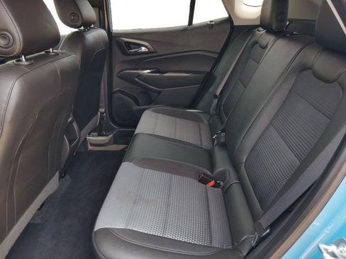 Used 2025 Chevrolet Trax LT w/ Driver Confidence Package FWD image 26