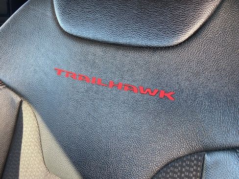 Used 2023 Jeep Compass Trailhawk image 13