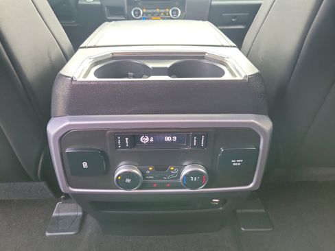 Used 2018 Ford Expedition Platinum RWD image 10