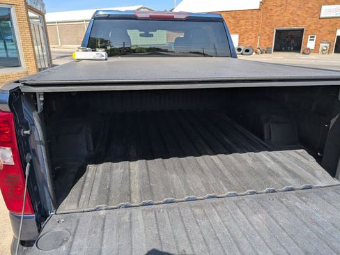 Used 2020 Chevrolet Silverado 1500 LT w/ Convenience Package AWD/4WD image 28
