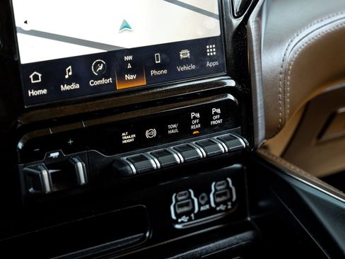 Used 2022 RAM 3500 Limited AWD/4WD image 26