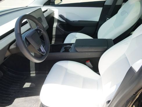 Used 2025 Tesla Model 3 Long Range RWD image 15