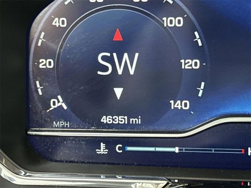 Used 2025 Chevrolet Silverado 1500 LT image 11