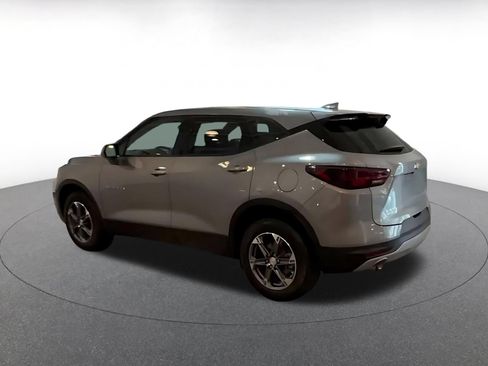 Used 2025 Chevrolet Blazer LT FWD image 9