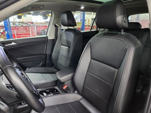 Used 2019 Volkswagen Tiguan SE w/ Panoramic Sunroof Package AWD/4WD image 9