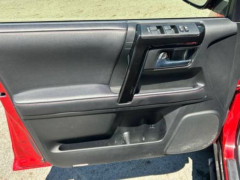 Used 2021 Toyota 4Runner TRD Off-Road Premium w/ Moonroof Package AWD/4WD image 23