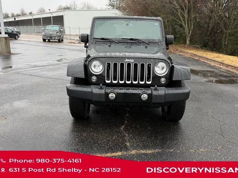 Used 2016 Jeep Wrangler Unlimited Sahara image 4
