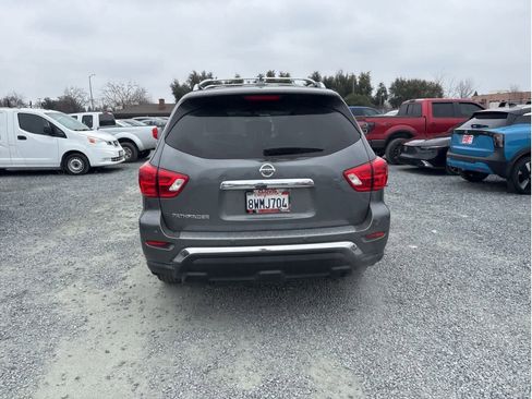 Used 2020 Nissan Pathfinder S image 8
