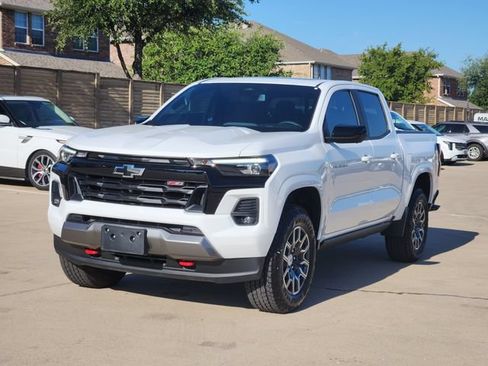 Used 2024 Chevrolet Colorado Z71 w/ Z71 Convenience Package 2 AWD/4WD image 12
