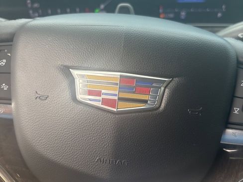 Used 2023 Cadillac Escalade Premium Luxury w/ Performance Package image 29