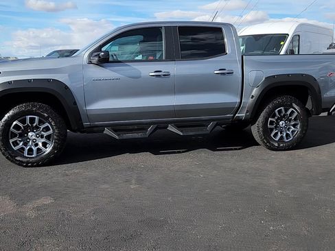 Used 2024 Chevrolet Colorado Z71 image 2