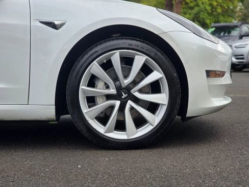 Used 2020 Tesla Model 3 Standard Range Plus image 40