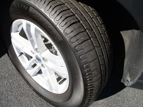 Used 2024 Ford Explorer XLT w/ Equipment Group 202A image 20