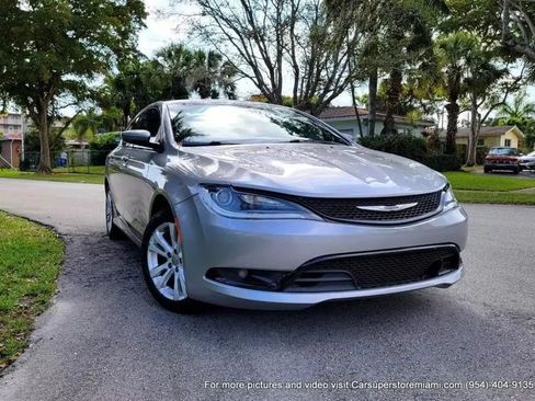 Used 2015 Chrysler 200 S FWD image 11
