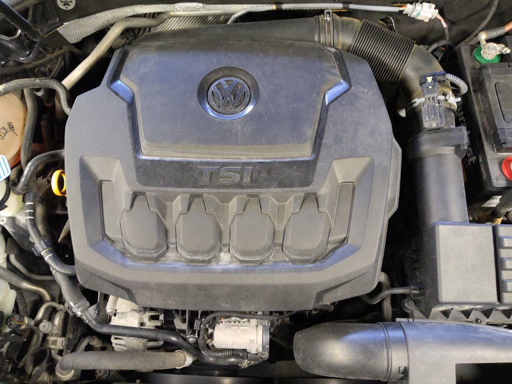 Used 2018 Volkswagen Passat 2.0T SE FWD image 30