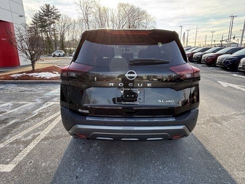 Used 2023 Nissan Rogue SL w/ SL Premium Package image 4