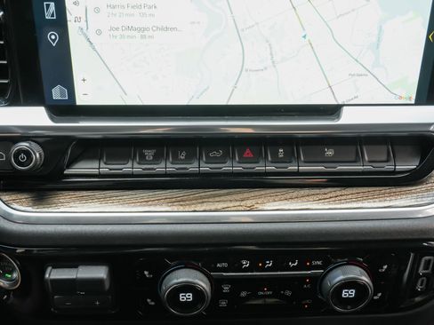 Used 2025 Chevrolet Silverado 2500 LT w/ Convenience Package image 15