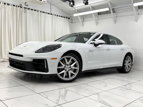 New 2026 Porsche Panamera 4 image 1