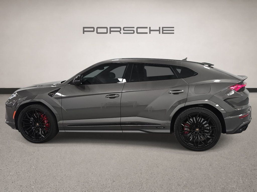 Used 2025 Lamborghini Urus SE AWD/4WD image 2
