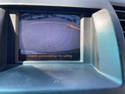 Used 2012 Toyota Highlander 4WD w/ Tech Pkg image 19