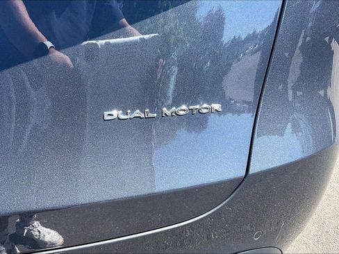Used 2022 Tesla Model Y Long Range AWD/4WD image 8