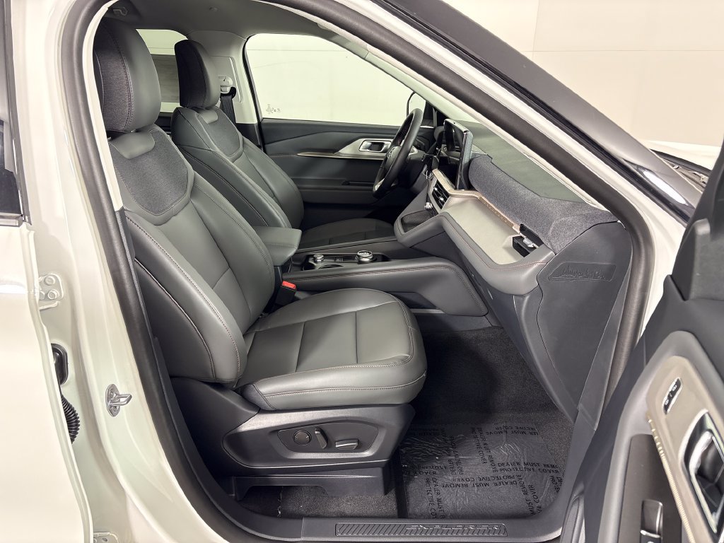 New 2026 Ford Explorer Active w/ Active Comfort Package RWD image 5