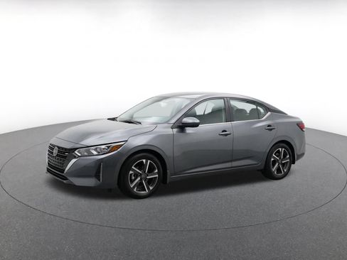 Used 2025 Nissan Sentra SV FWD image 3