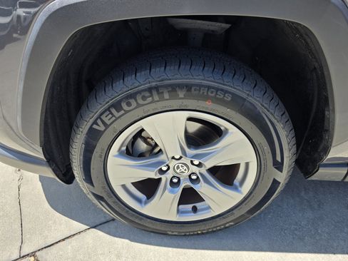 Certified 2023 Toyota RAV4 XLE w/ Convenience Package image 7