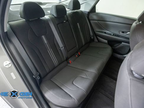Used 2021 Hyundai Elantra SEL w/ Convenience + Premium Package FWD image 38