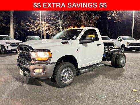 New 2024 RAM 3500 Tradesman image 2