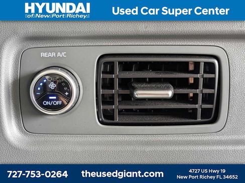 Used 2025 Hyundai Santa Fe SEL FWD image 16