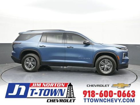 New 2026 Chevrolet Traverse LT w/ Driver Confidence Package image 1
