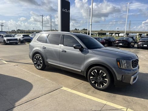 Used 2024 Kia Telluride SX w/ Towing Package FWD image 11